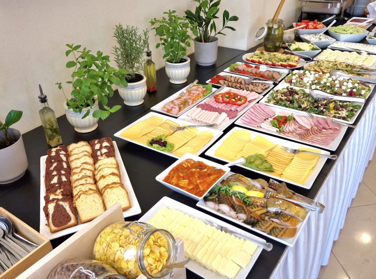 Śniadania i obiado-kolacje – Chantal Jastrzębia G&oacute;ra